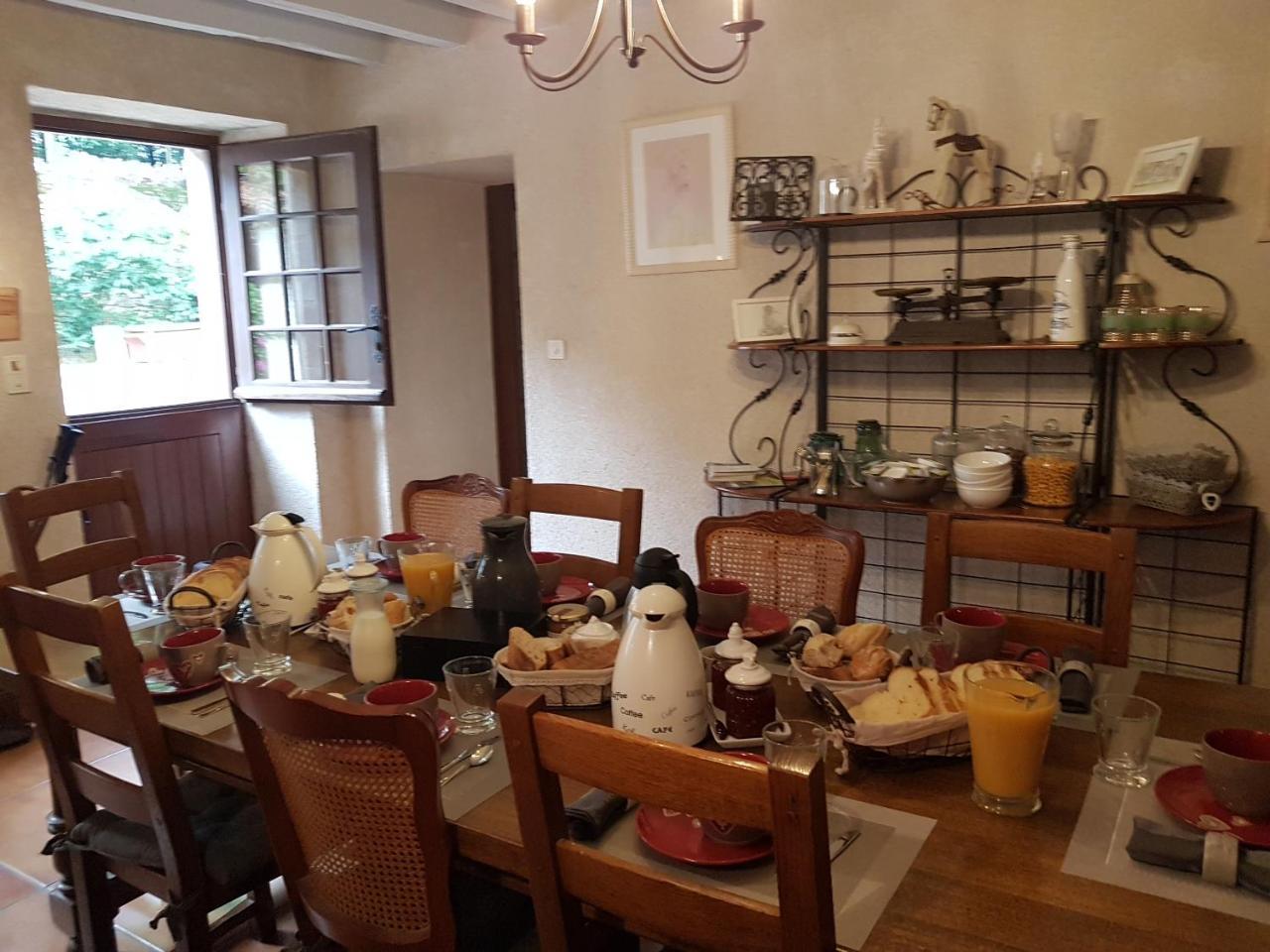 Le Moulin De Charin Bed & Breakfast La Pommeraie-sur-Sevre Luaran gambar